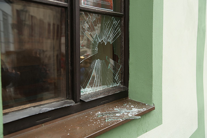 A2B Glass are able to board up broken windows while they are being repaired in Henley On Thames.